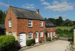 Lovely quiet and stylish cottage in Kemerton!